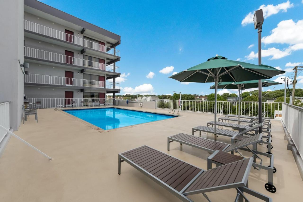 Red Roof Plus & Suites Virginia Beach - Seaside Экстерьер фото